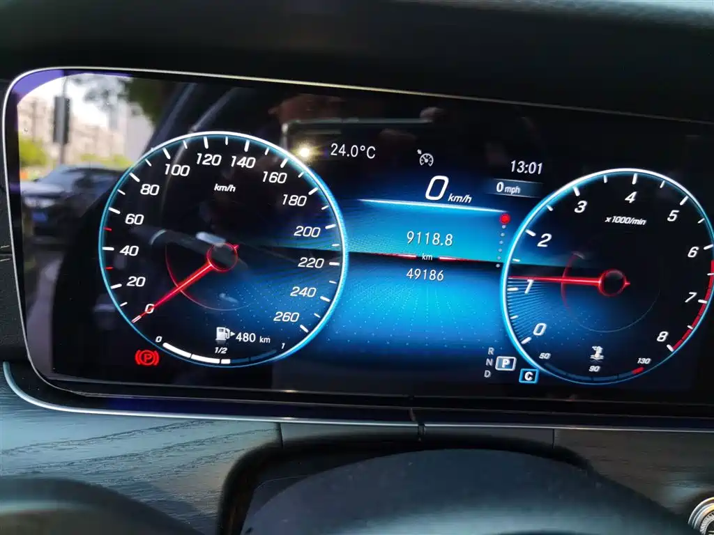MERCEDES-BENZ E-CLASS
