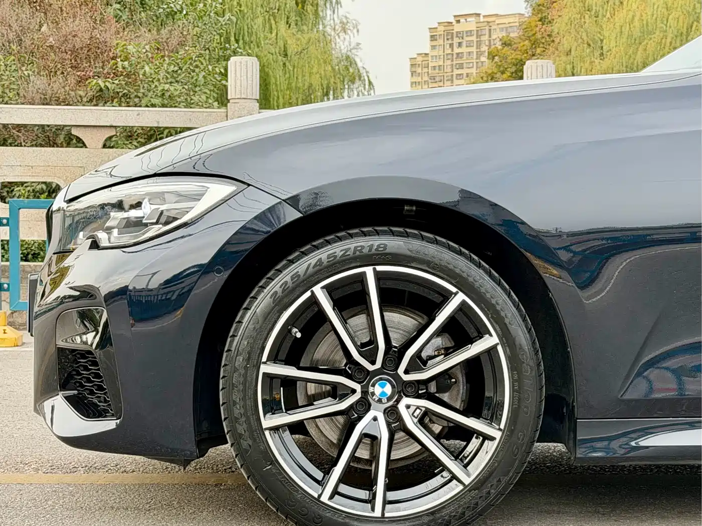 BMW 3-SERIES