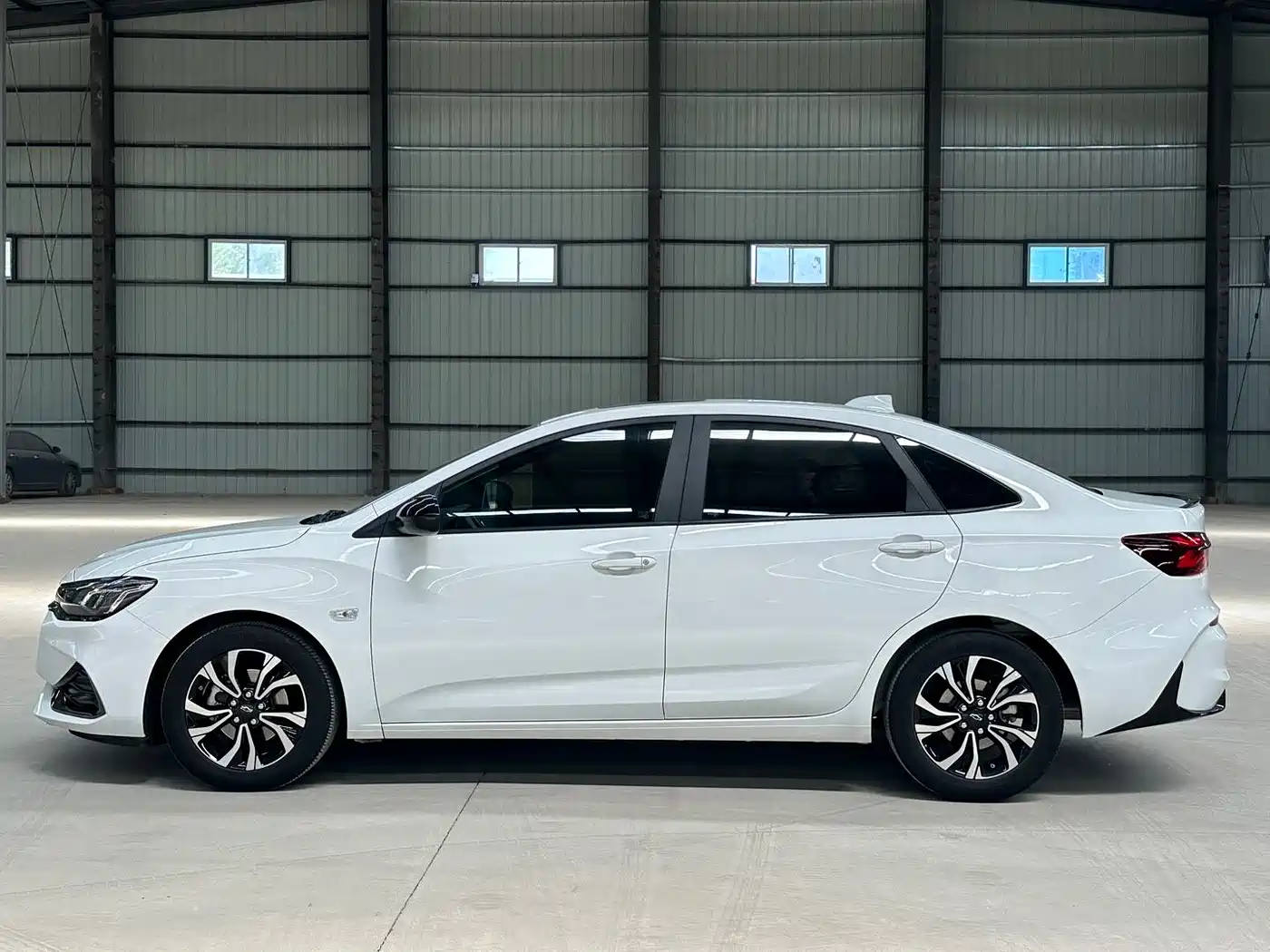 Chevrolet Monza 2019 RS 330T Auto Smooth Edition China VI фото 12