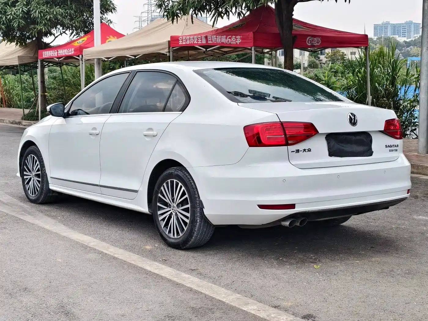Volkswagen Sagitar 2017 1.6L Automatic Comfort фото 9