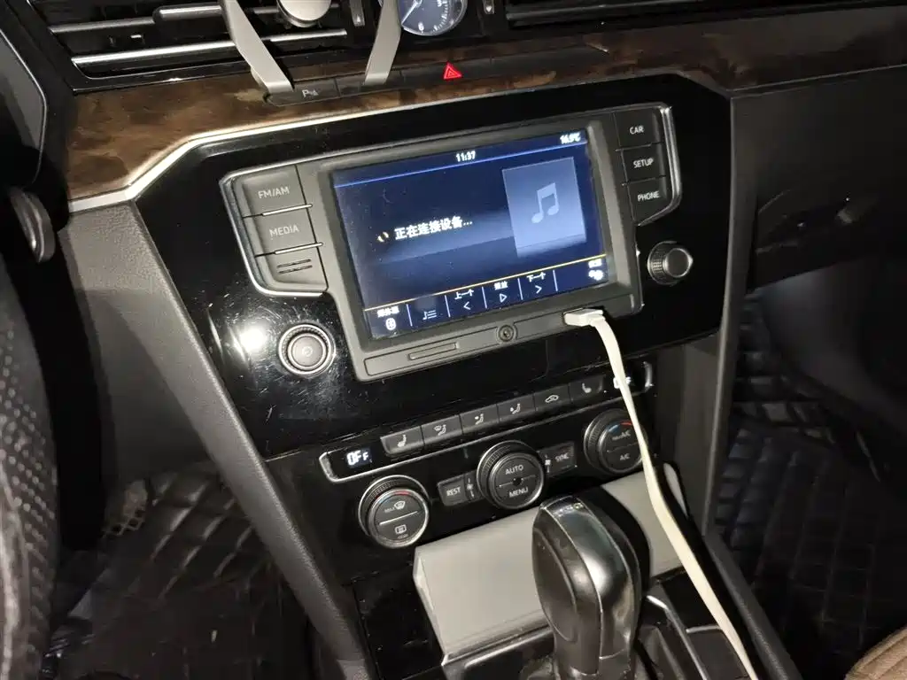 Volkswagen Magotan 2017 330TSI DSG Luxury фото 6