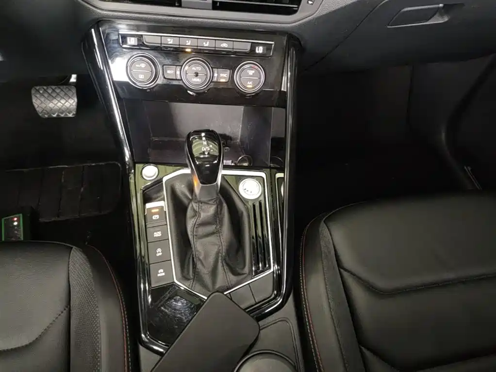Volkswagen Tayron 2019 330TSI 2WD Luxury China VI фото 14