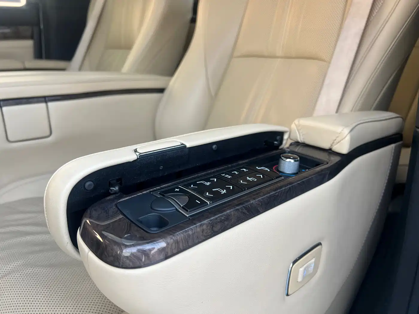 Toyota Alphard 2018 Facelift 3.5L Premium Edition фото 14