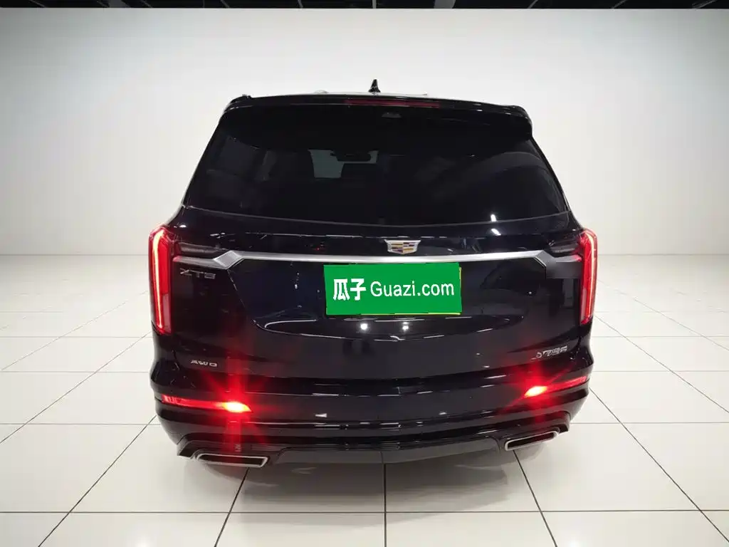 CADILLAC XT6