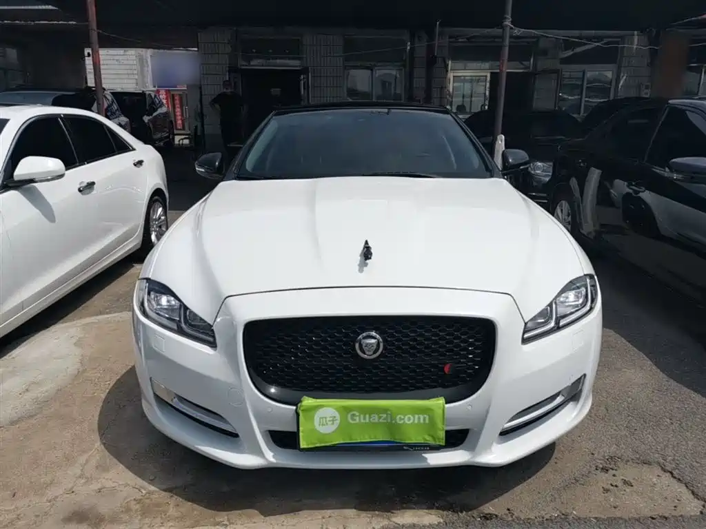 JAGUAR XJ