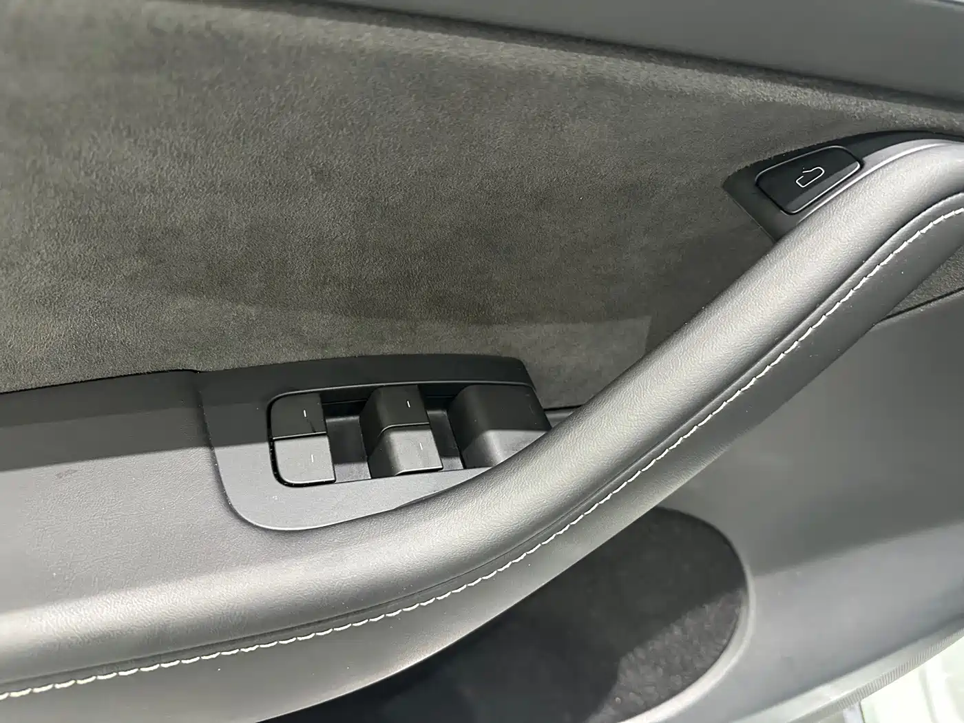  Tesla Model Y 2022 Rear-Wheel Drive Version 5