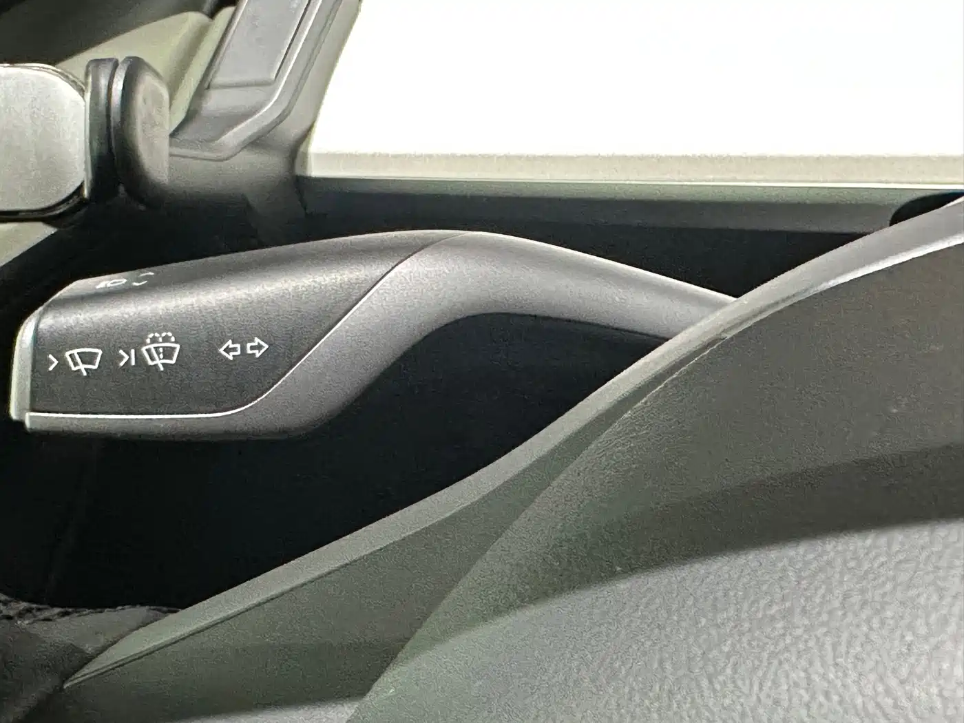  Tesla Model Y 2022 Rear-Wheel Drive Version 10