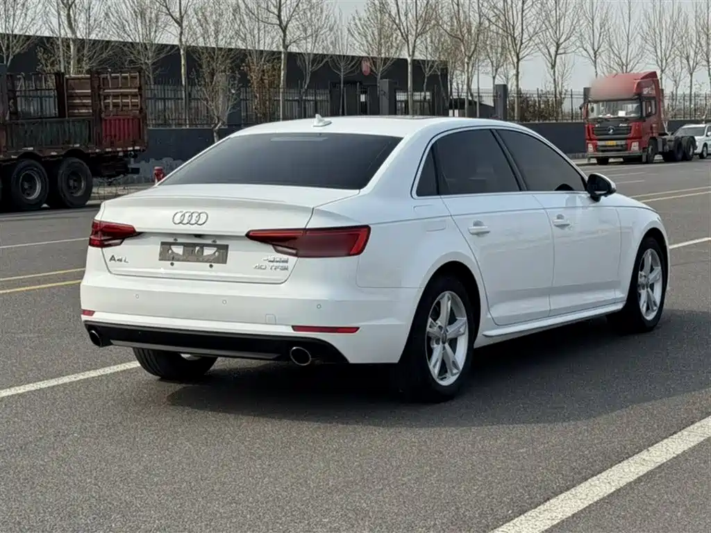 Audi A4L 2017 40 TFSI Fashion Edition фото 25