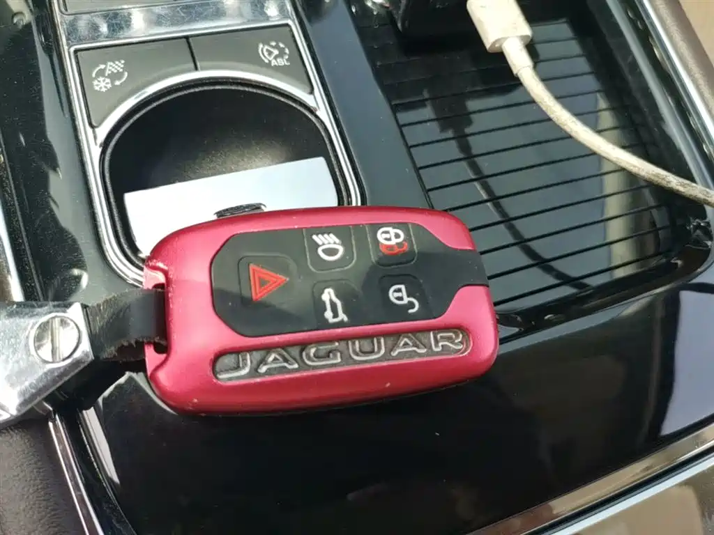 JAGUAR XJ