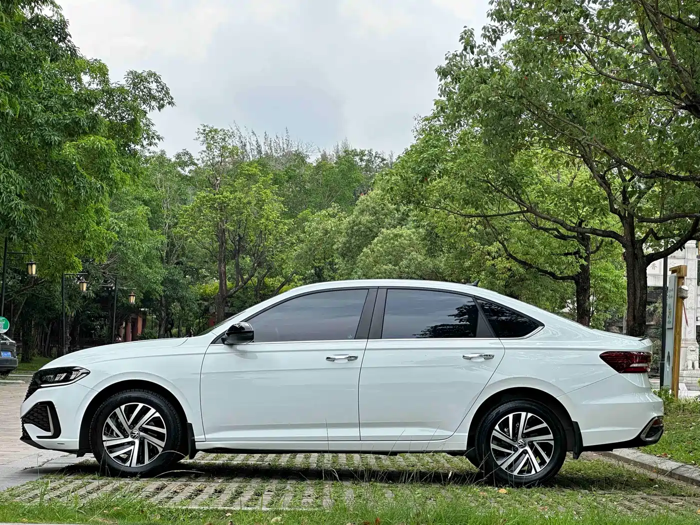 Volkswagen Lavida 2023 280TSI DSG Starlight Comfort Edition фото 10