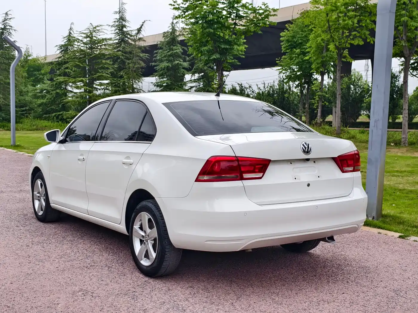 Volkswagen Santana 2015 1.6L Automatic Comfort Edition фото 8