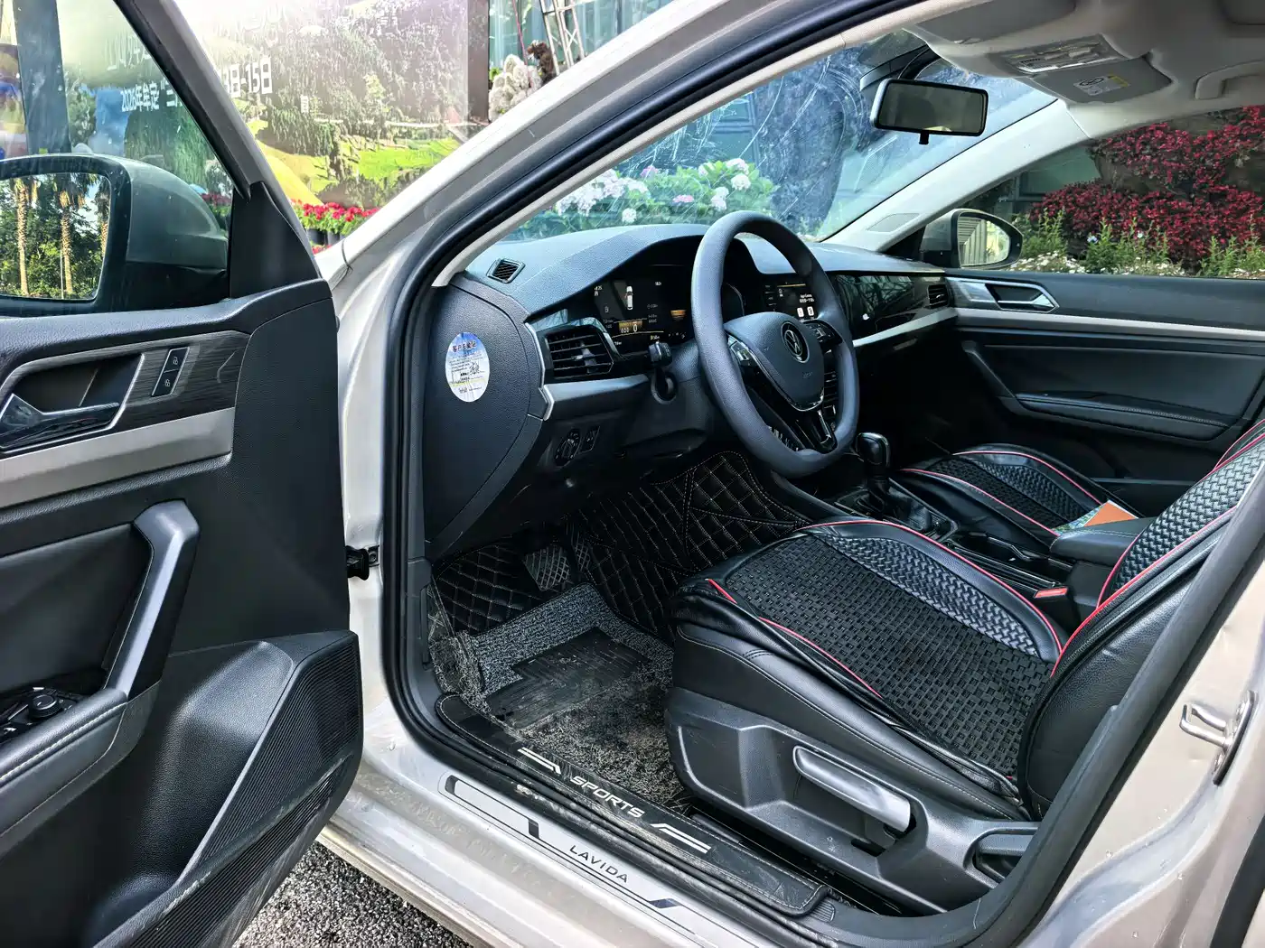 Volkswagen Lavida 2021 1.5L Auto Comfort Edition фото 3
