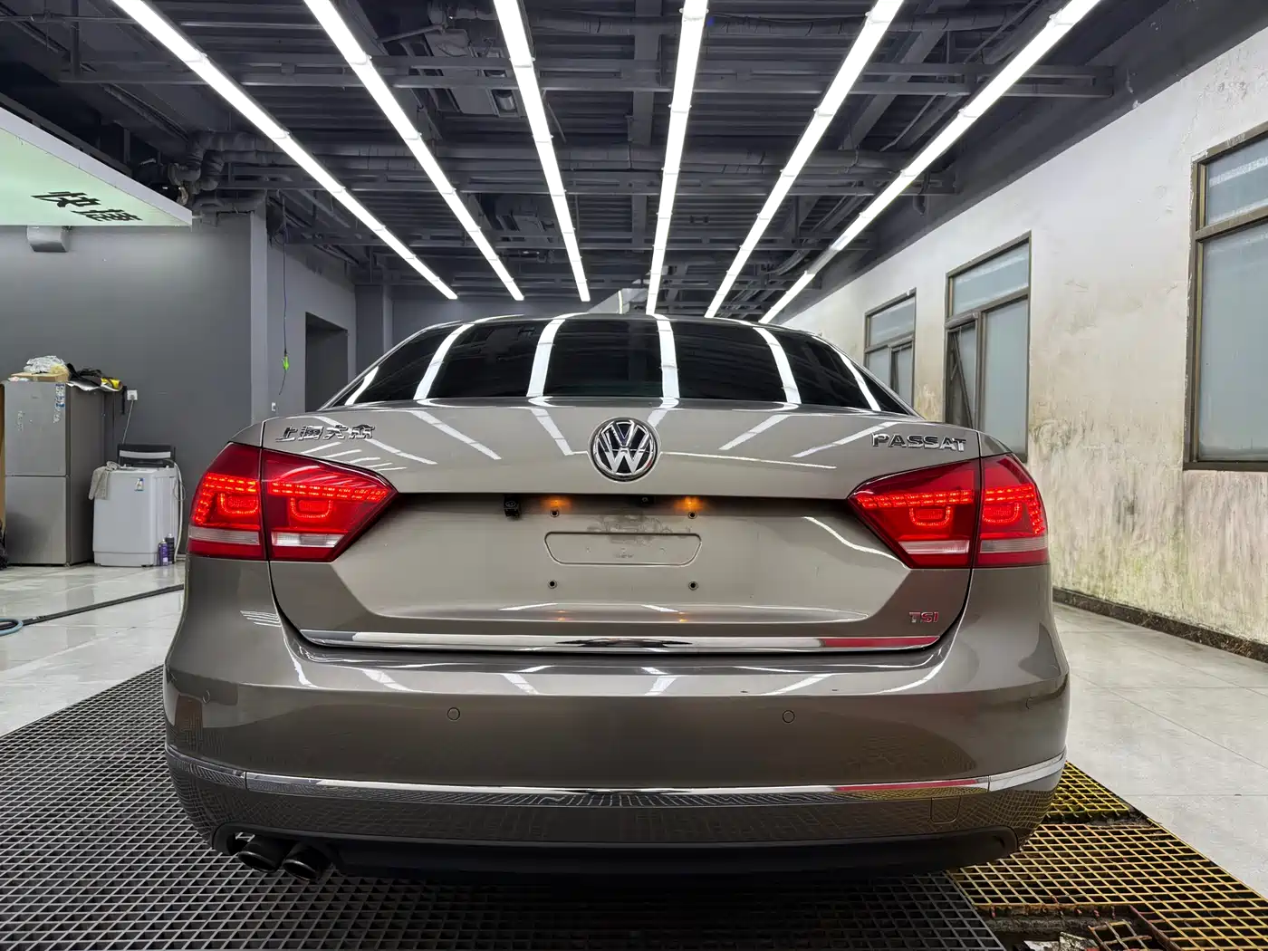 Volkswagen Passat 2015 1.8TSI DSG Prestige Edition фото 5