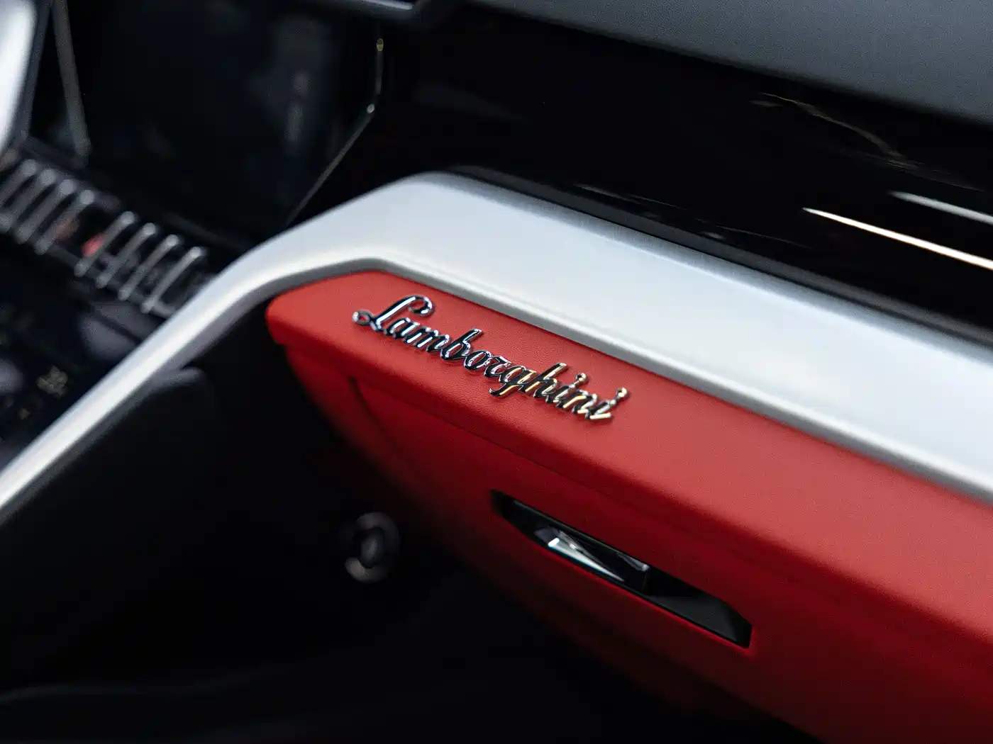 Lamborghini Urus 2023 4.0T V8 S фото 12