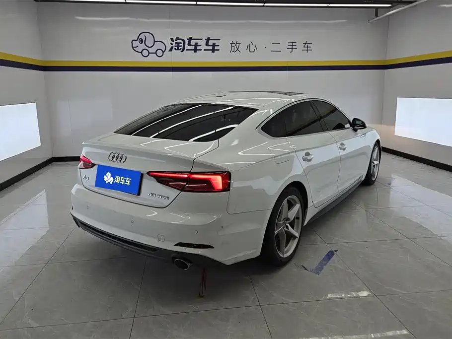 Audi A5 (Import) 2017 Sportback 40 TFSI Fashion фото 3