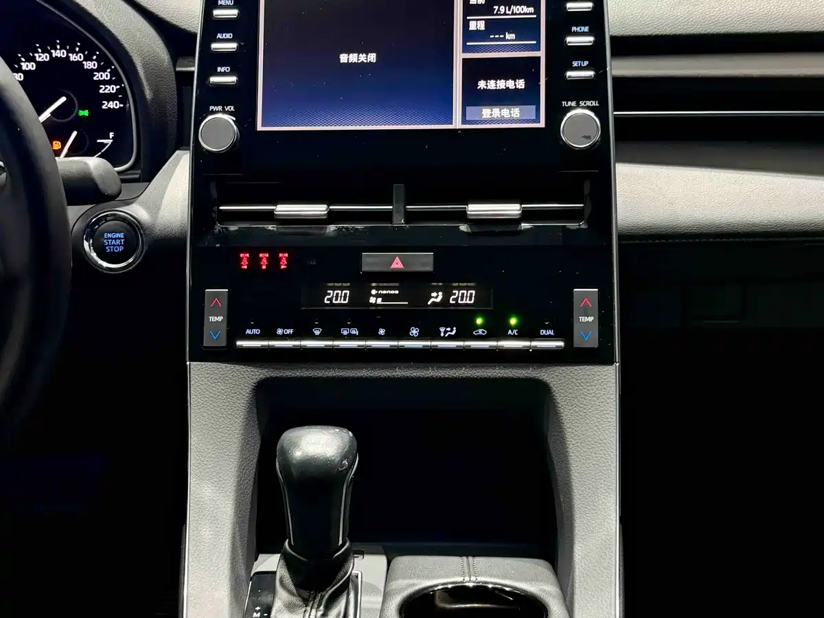 Toyota Avalon 2022 2.0L Luxury Edition фото 9