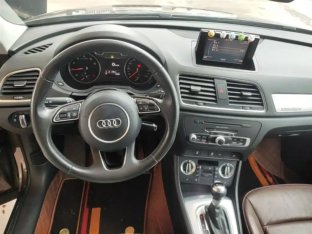 Audi Q3 2015 35 TFSI quattro Technology фото 10