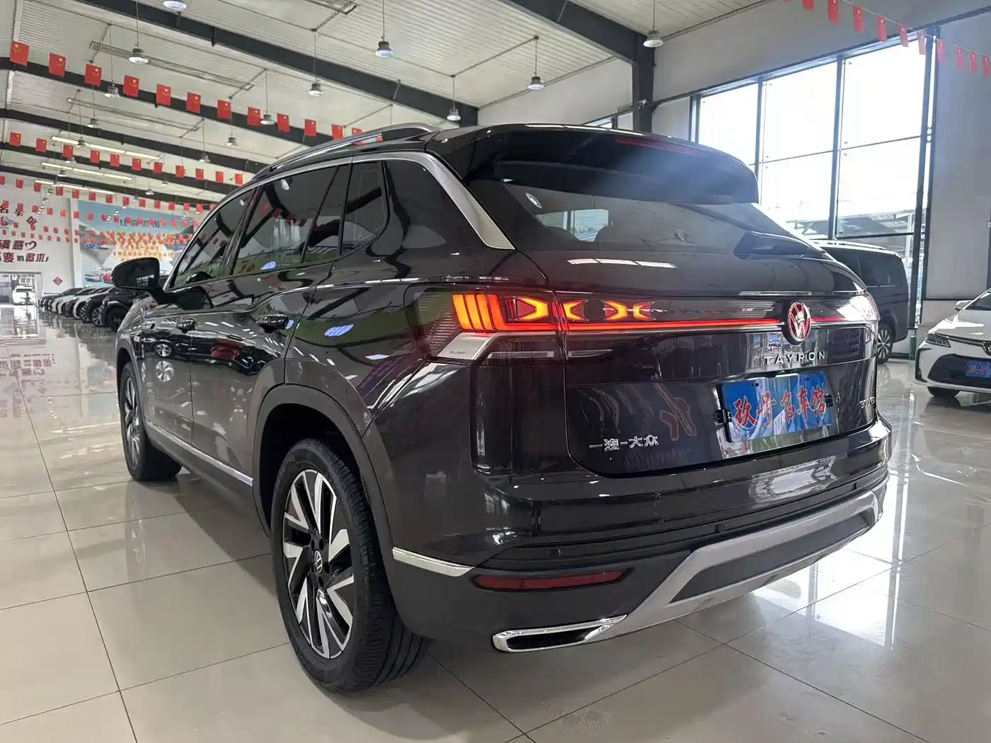 Volkswagen Tayron 2024 300TSI 2WD Luxury Plus Advanced фото 6