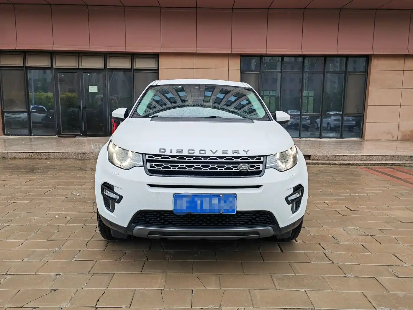 Land Rover Discovery Sport 2019 240PS SE Edition China VI фото 2