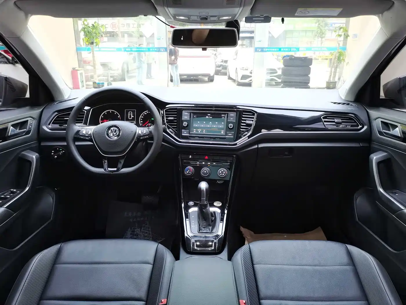 Volkswagen T-ROC 2018 280TSI DSG 2WD Comfort (China V) фото 12