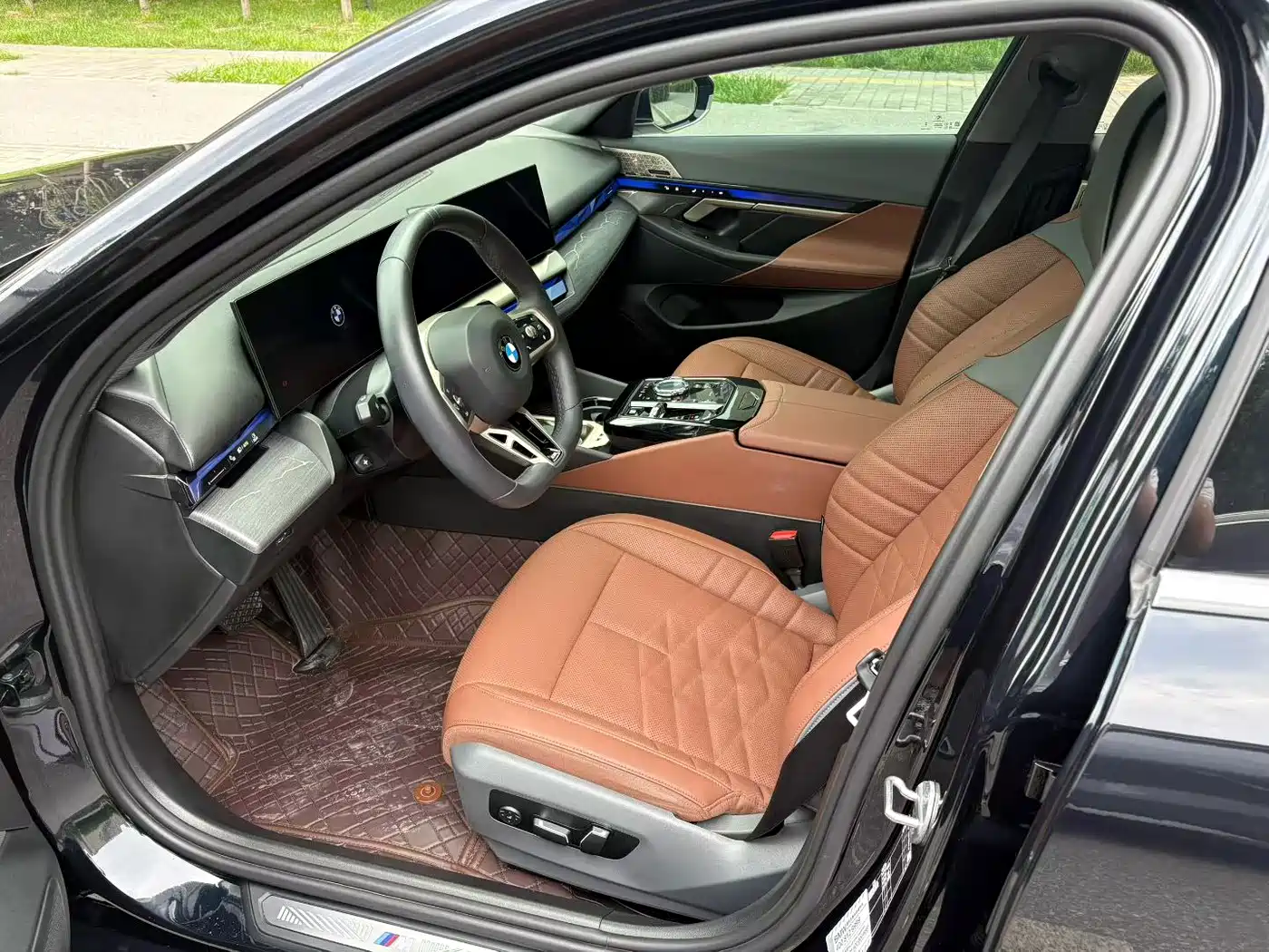 BMW 5 Series 2024 530Li Premium M Sport Package фото 4