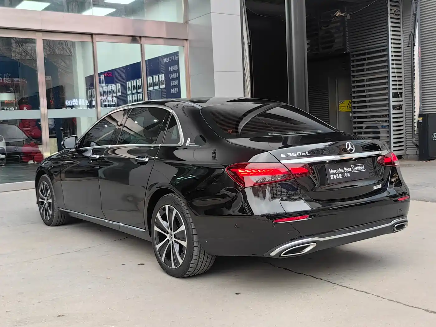 Mercedes-Benz E-Class New Energy 2022 E 350 e L Plug-in Hybrid Sedan фото 5