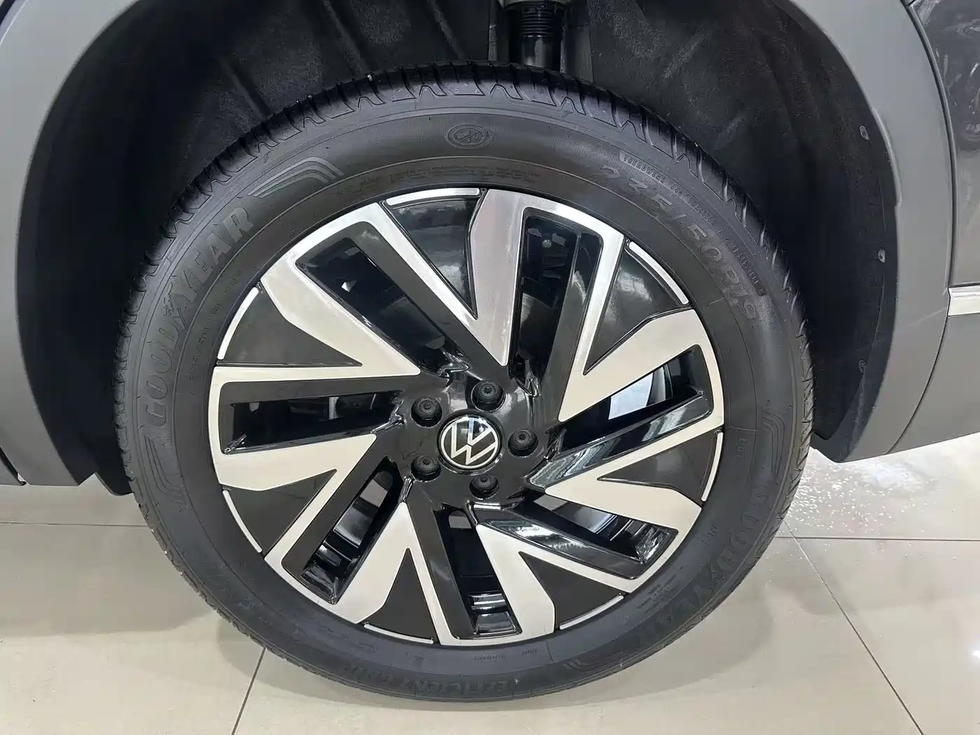 Volkswagen Tayron 2024 300TSI 2WD Luxury Plus Advanced фото 13