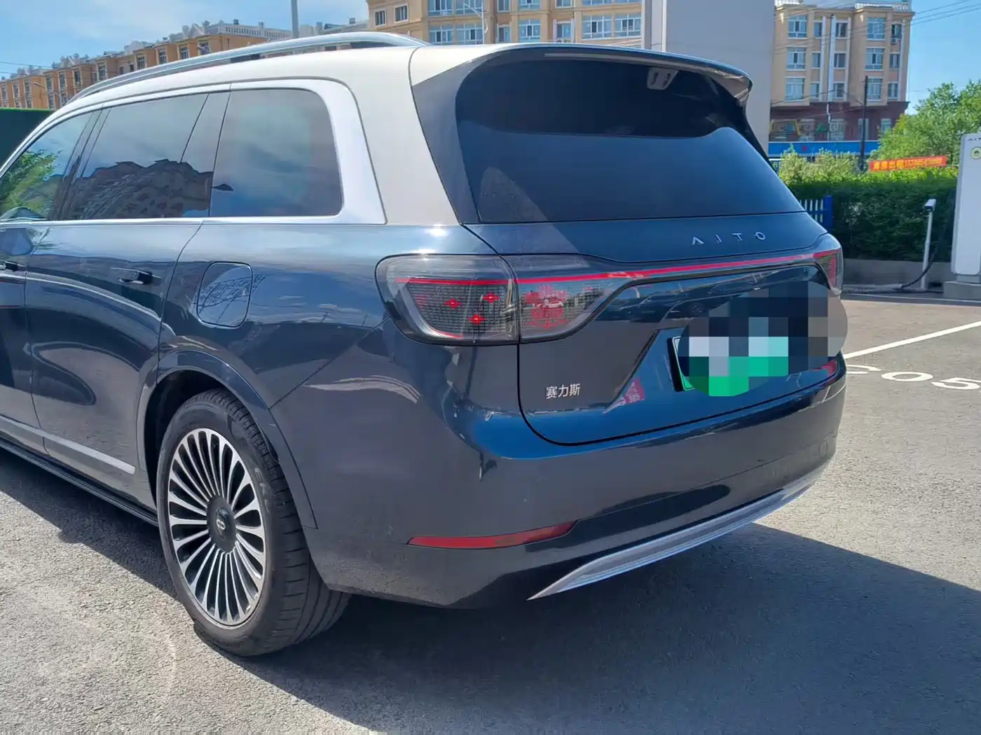 AITO Wenjie AITO M9 2025 Extended Range Ultra 52kWh 6-Seater фото 3