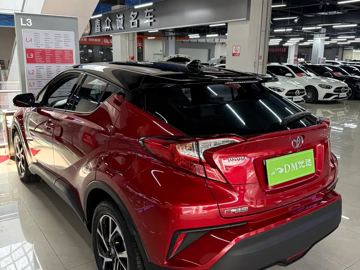 Toyota C-HR 2020 Model 2.0L Leading фото 7