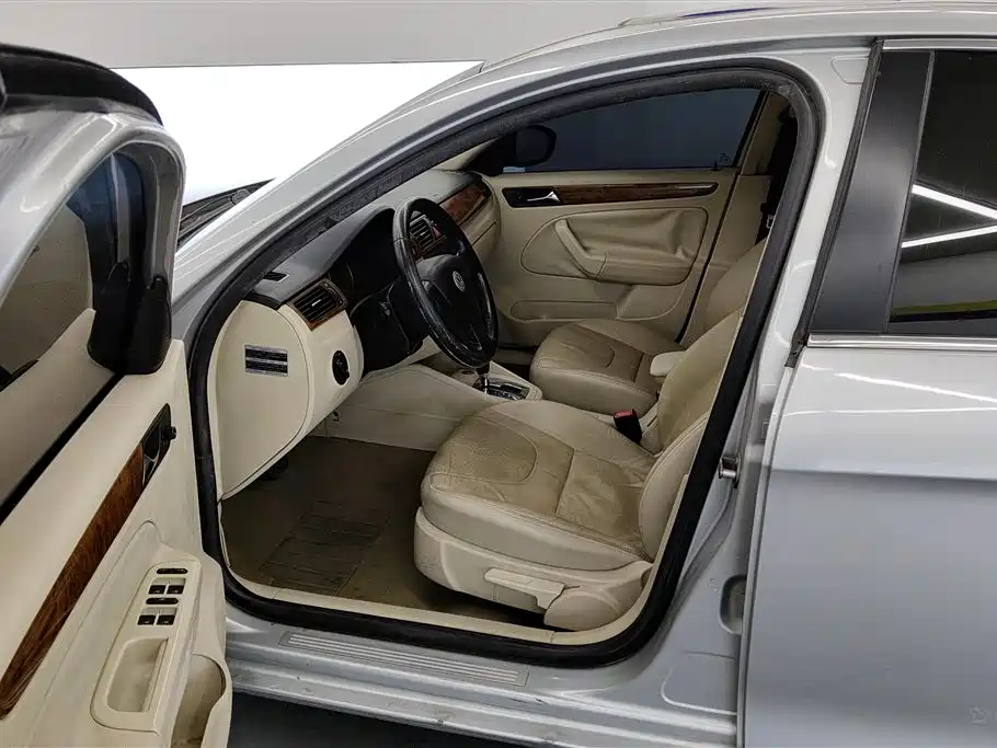 Volkswagen Bora 2008 Model 2.0L Automatic Comfort фото 9