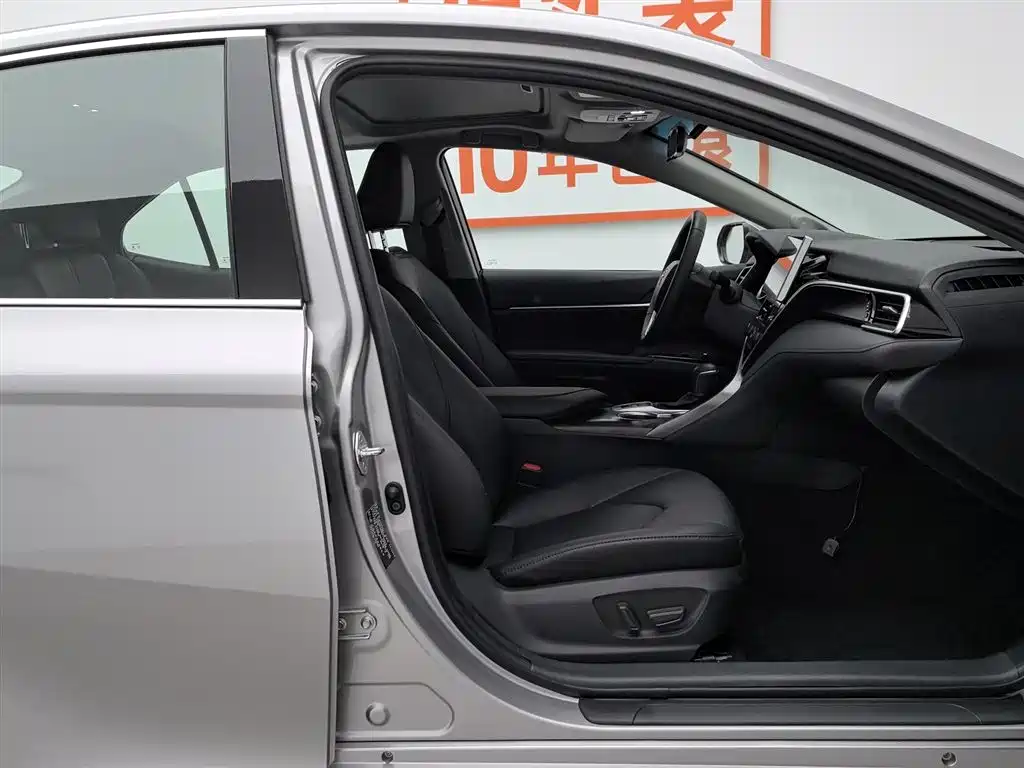 Toyota Camry 2021 Hybrid 2.5HGVP Leading Edition фото 23