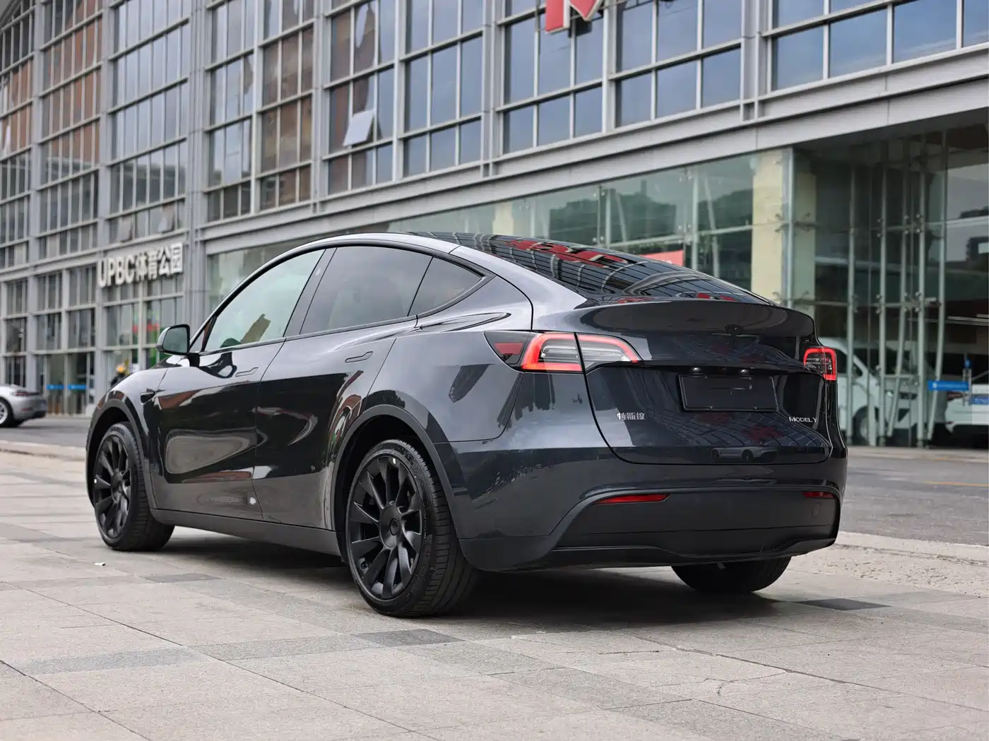 Фото 6 - Tesla Model Y