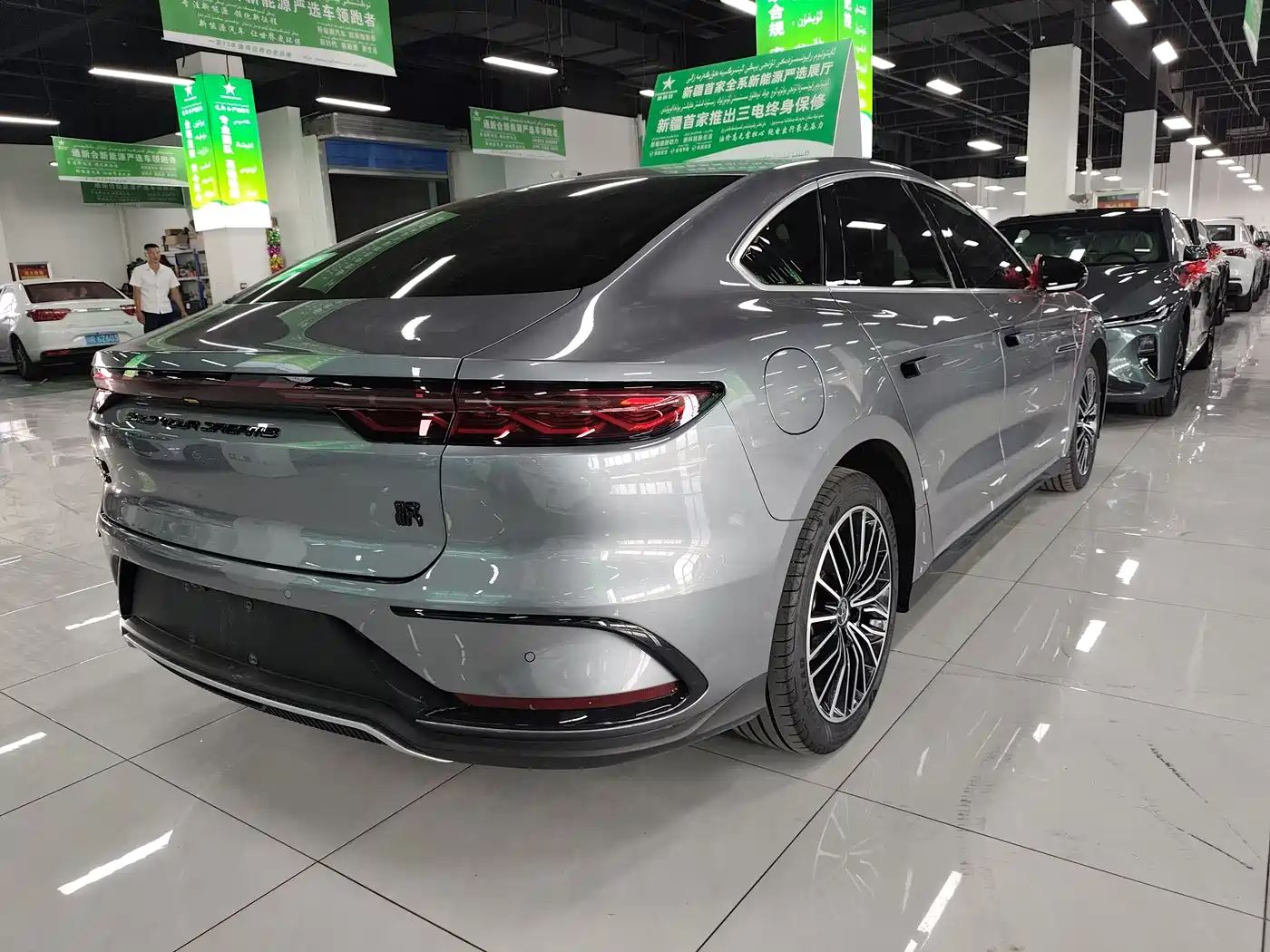 BYD Han 2023 DM-i Champion Edition 121KM Honor фото 9