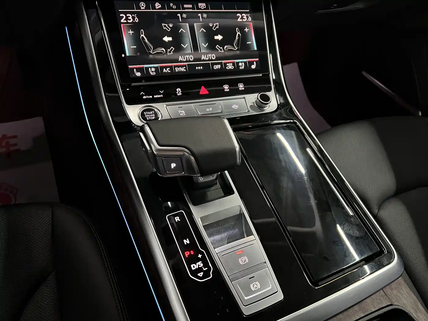 Audi Q7 2023 55 TFSI quattro S line Sport фото 8