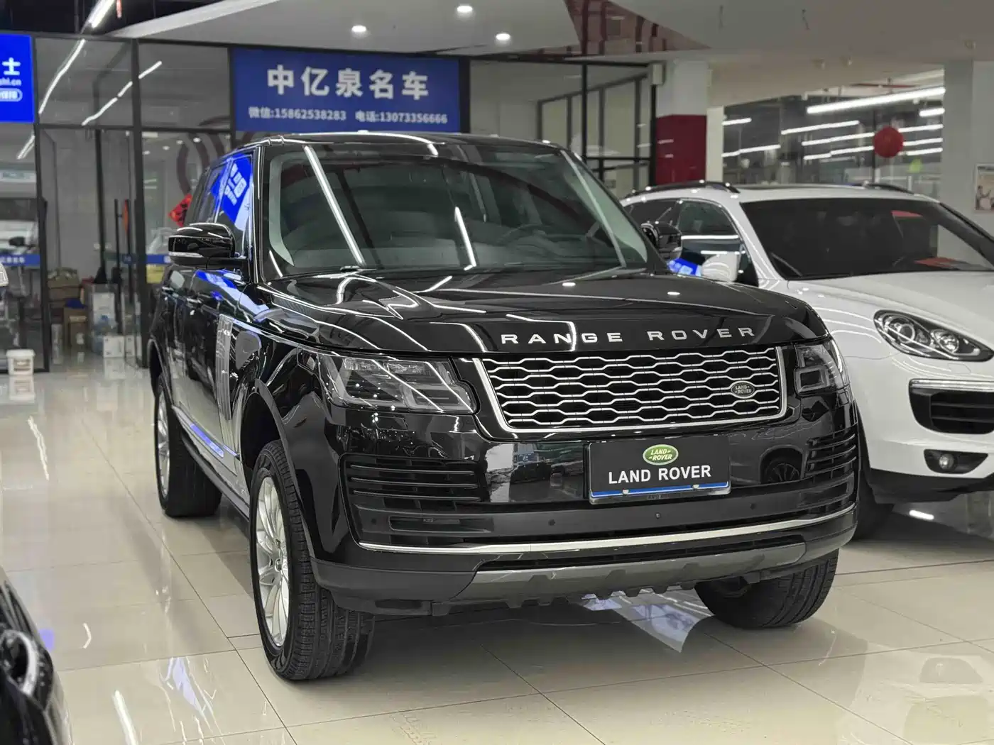 Land Rover Range Rover 2021 3.0 L6 Heritage Edition фото 3