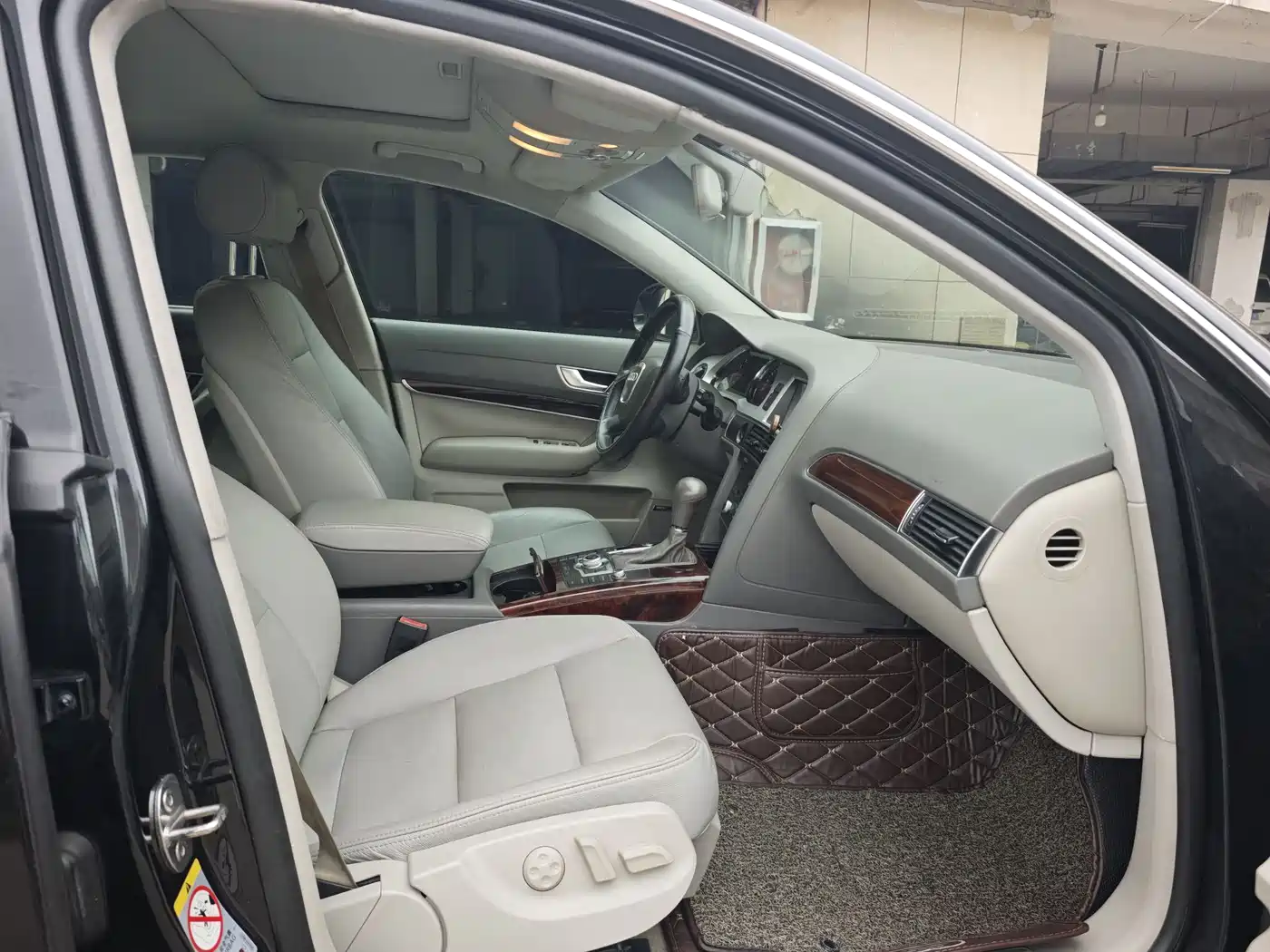 Audi A6L 2011 Model 2.8 FSI Comfort фото 8