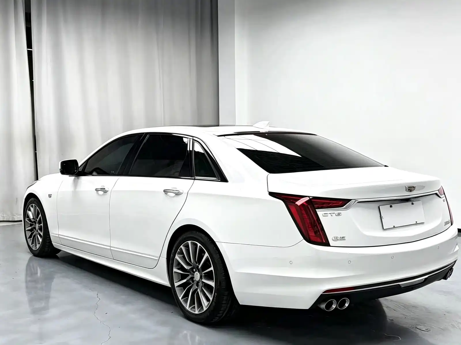 Photo 7 - Cadillac CT6