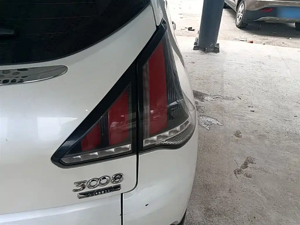 Peugeot 3008 2019 350THP Automatic Leading Edition фото 8