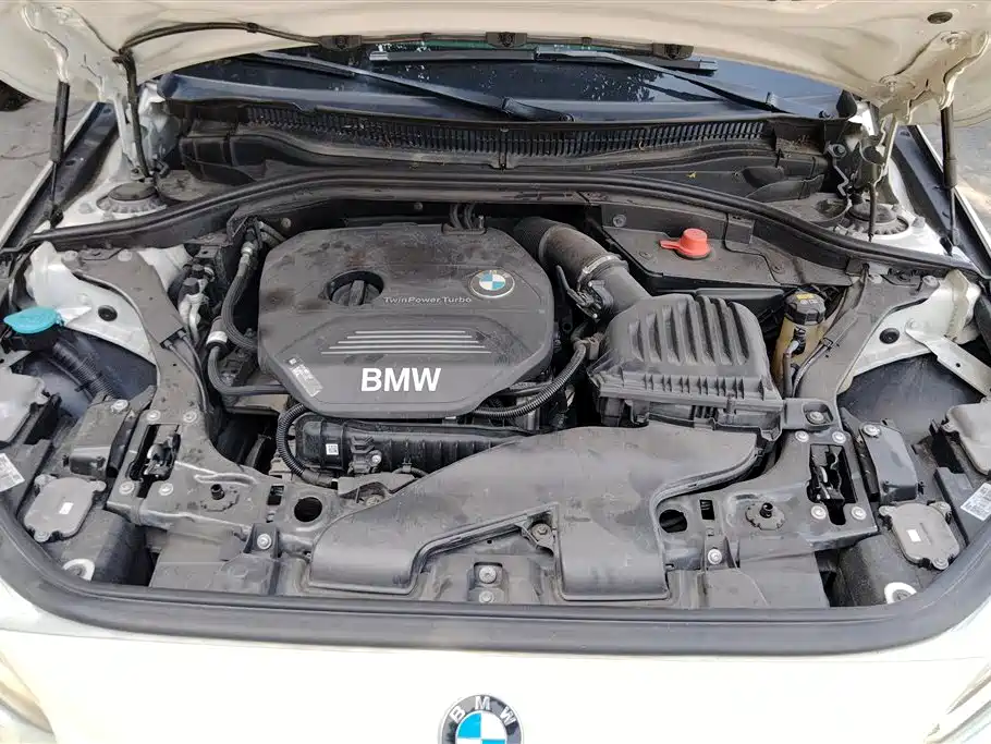 BMW 1 Series 2018 118i Sport Edition фото 10