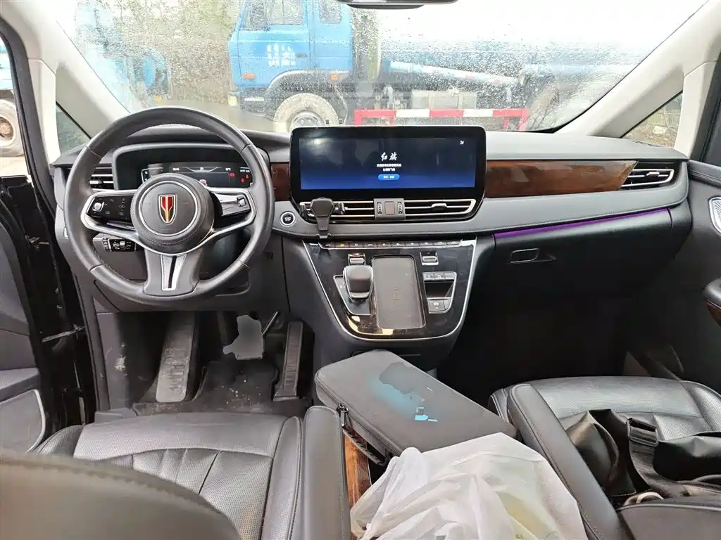 Hongqi HQ9 2023 2.0T Smart Connect Flag Enjoy Edition фото 10