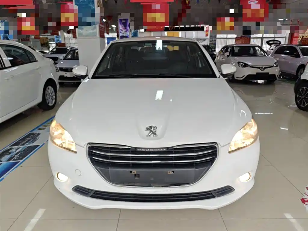 Peugeot 301 2014 1.6L Manual Luxury Edition фото 3