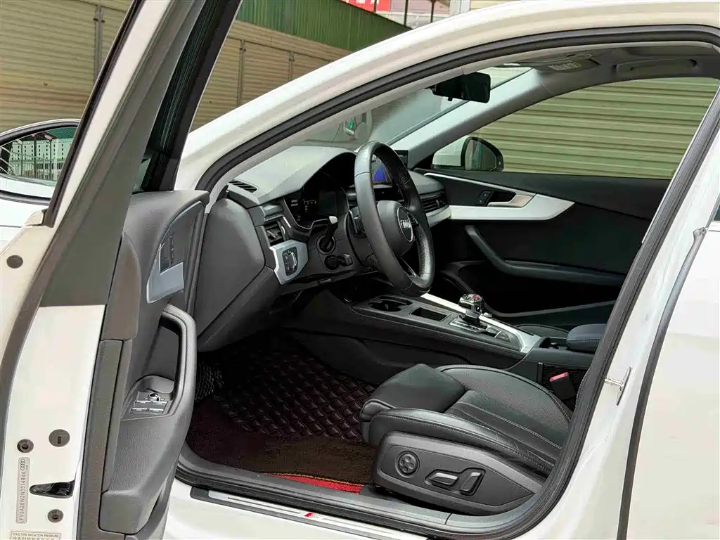 Audi A4L 2022 40 TFSI Fashion Dynamic фото 7