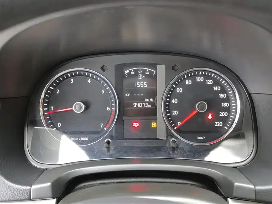 Volkswagen Lavida 2011 1.6L Manual Elegance Edition фото 14