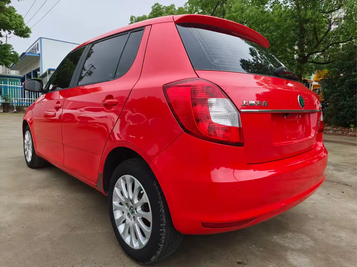 Škoda Fabia 2011 1.6L Automatic Crystal Enjoyment Edition фото 9
