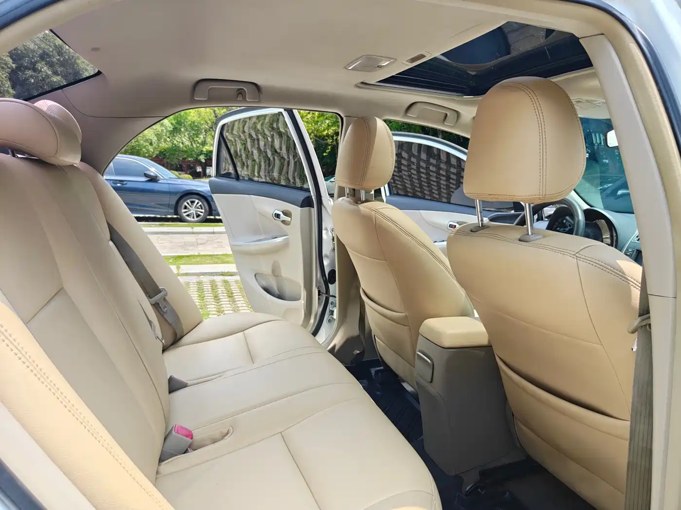Toyota Corolla 2012 Styling Edition 1.6L Automatic GL фото 11