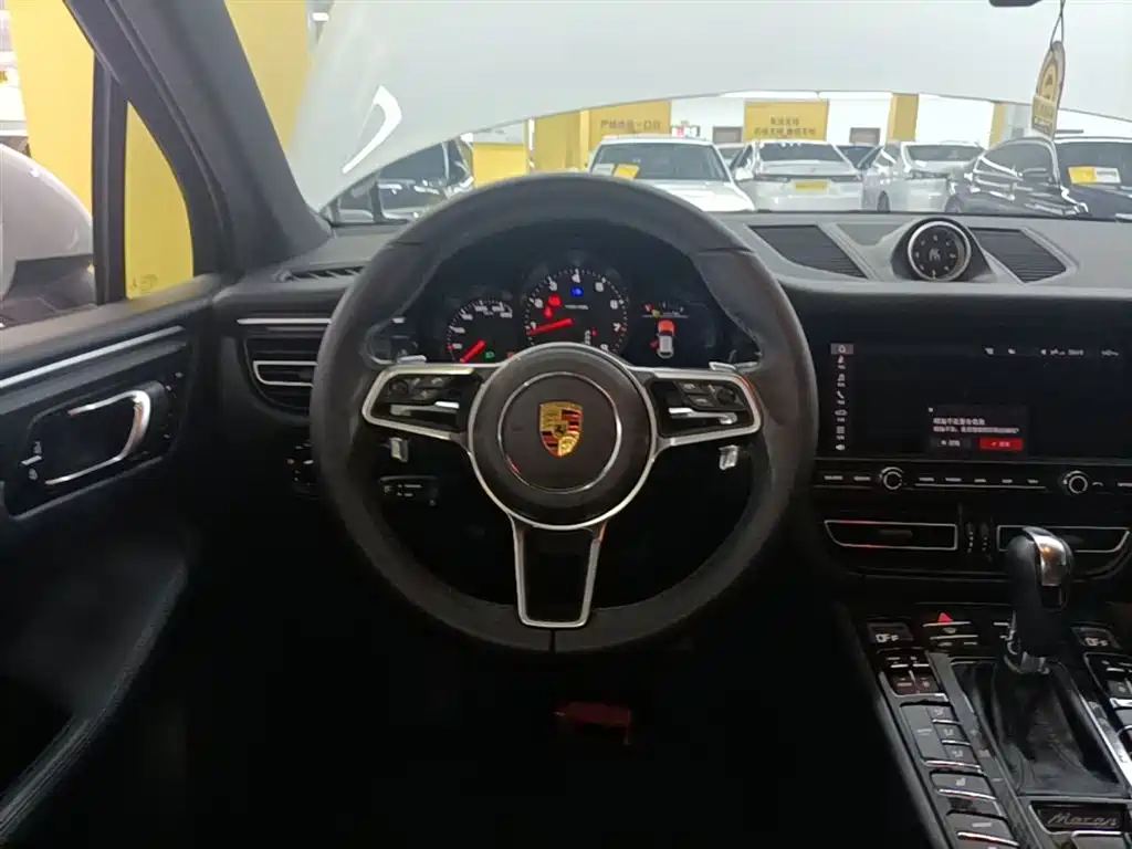 Porsche Macan 2021 Macan 2.0T фото 11