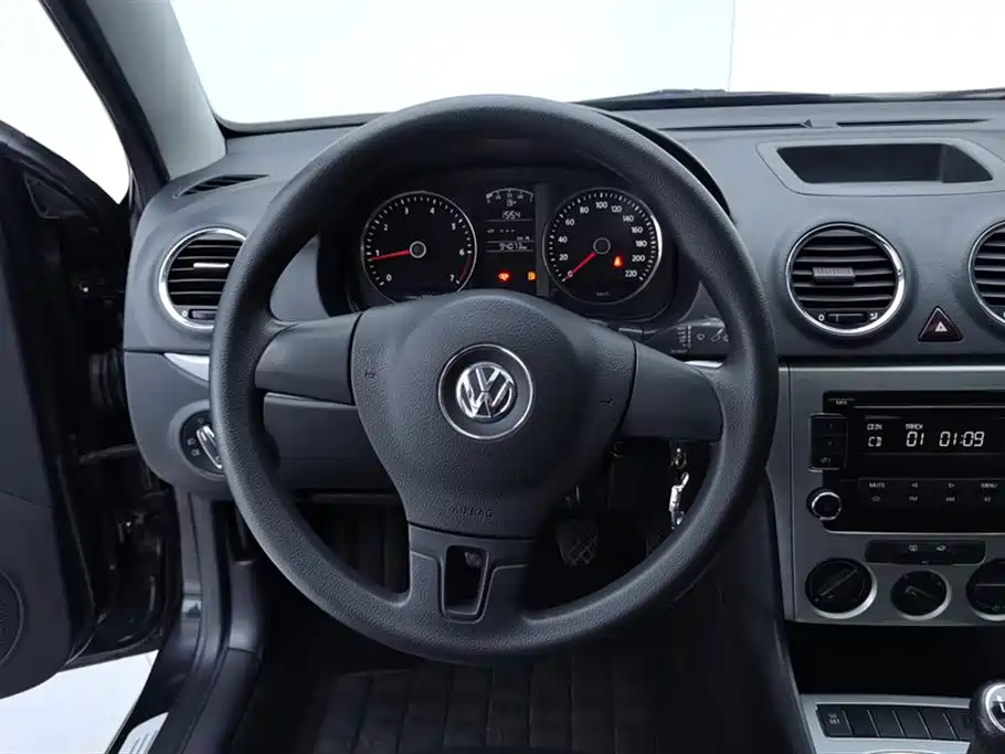Volkswagen Lavida 2011 1.6L Manual Elegance Edition фото 15