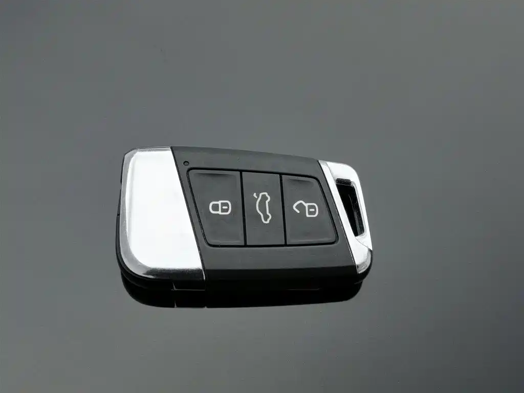 Volkswagen Magotan 2023 Model 2 Million Commemorative Edition 330TSI DSG Luxury фото 19