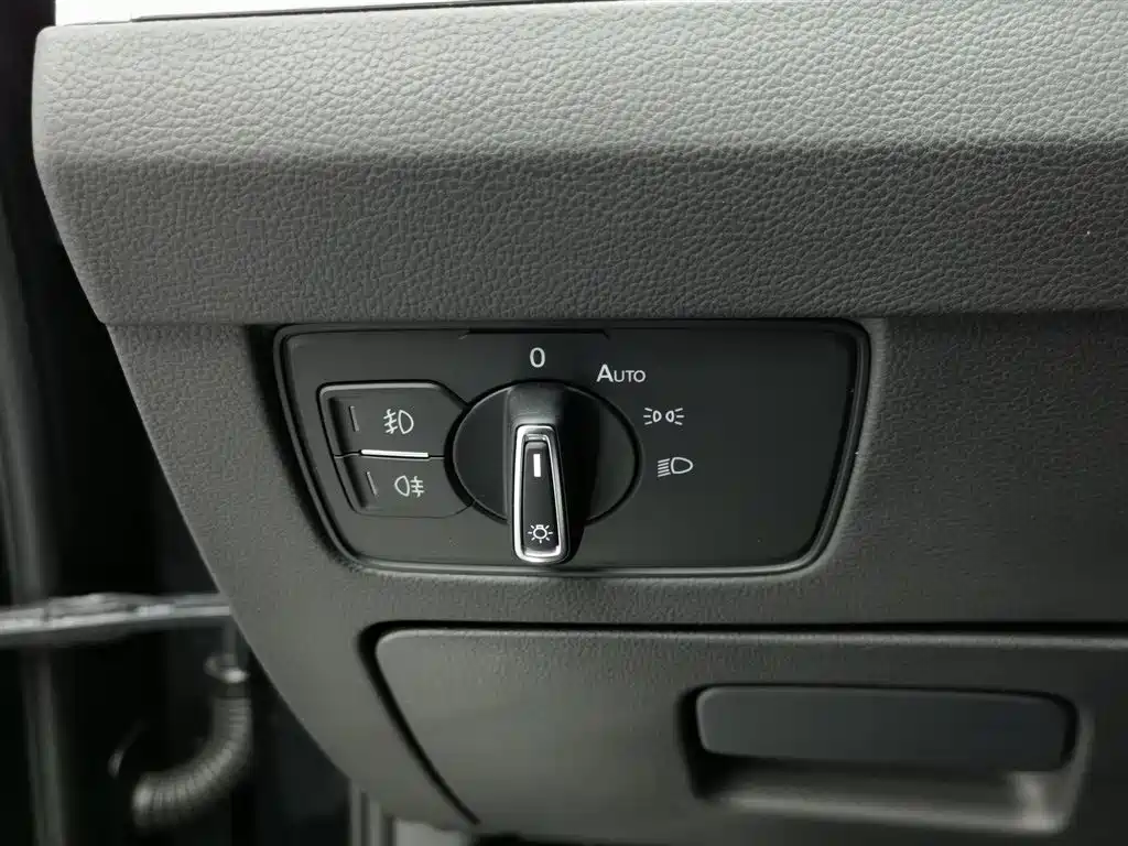 Volkswagen Magotan 2023 Model 2 Million Commemorative Edition 330TSI DSG Luxury фото 21