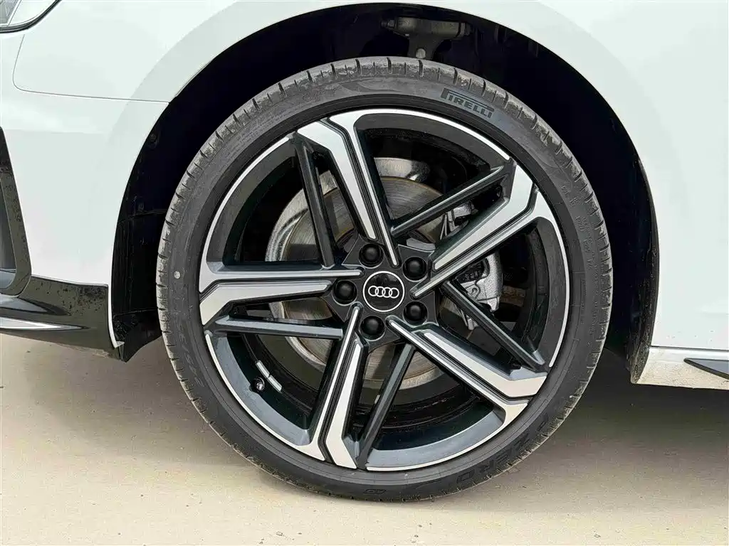 Audi A4L 2024 40 TFSI Luxury Dynamic фото 14